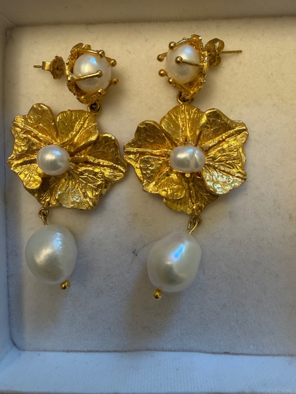 Bridal Earrings - Gold Pearl Flower